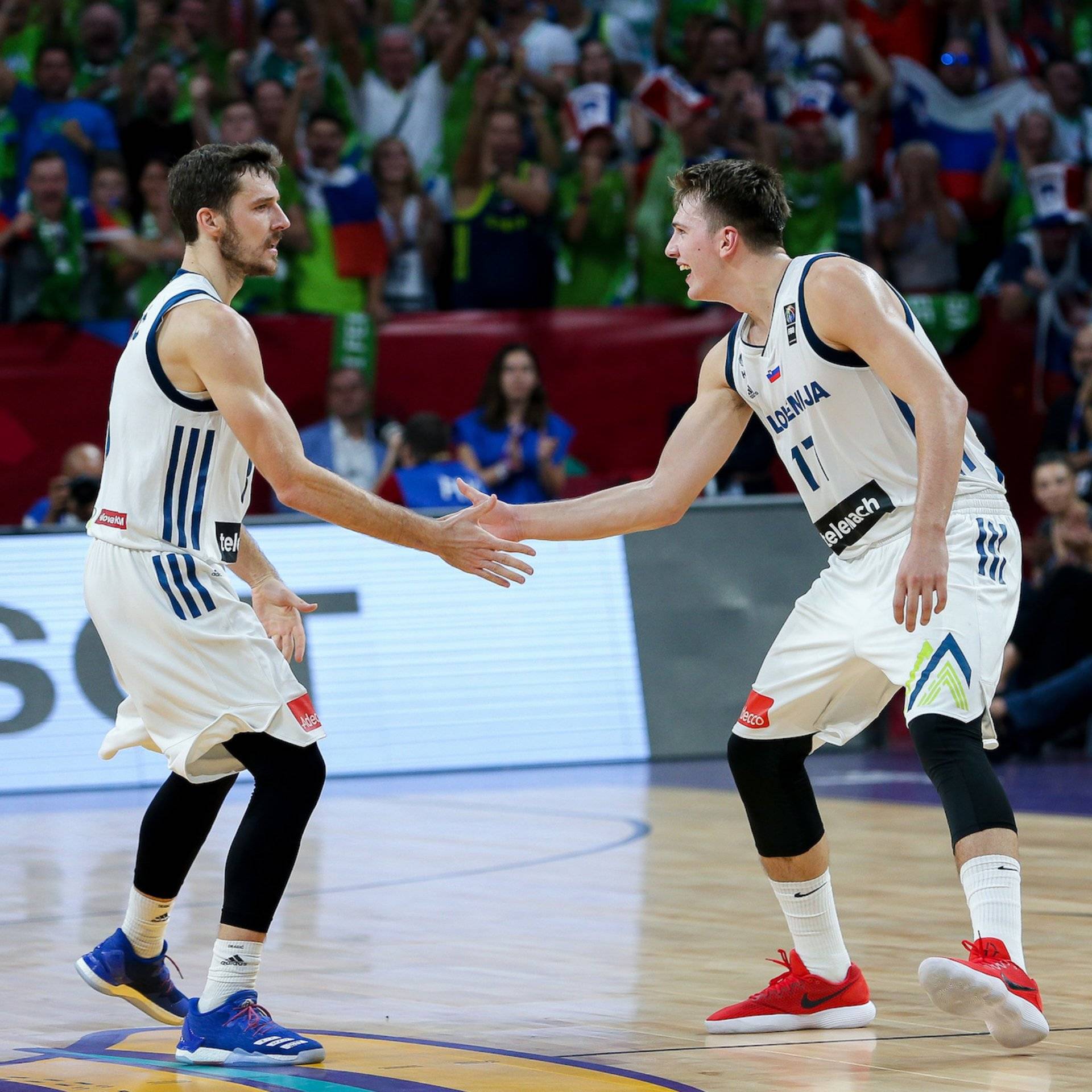 包含土耳其轻取瑞士，布鲁诺·费尔南德斯制霸全场的词条