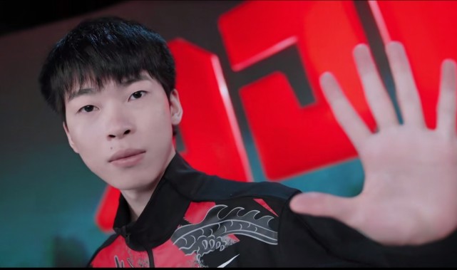 BRO力克JDG，Perkz一己之力扛起全队的简单介绍