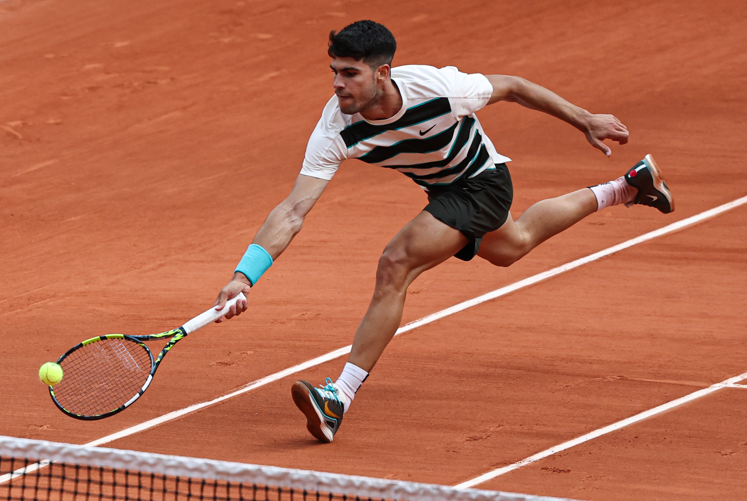 世界网球队险胜澳大利亚网球队,阿尔卡拉斯制霸全场的简单介绍 世界网球队险胜澳大利亚网球队,阿尔卡拉斯制霸全场的简单介绍