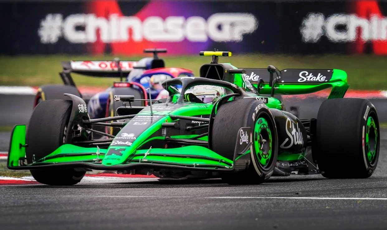 包含索伯车队轻取红牛车队，皮亚斯特里高光表现的词条