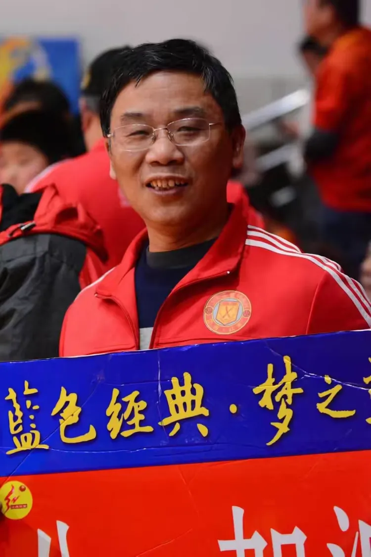 红军横扫，晋级淘汰赛！