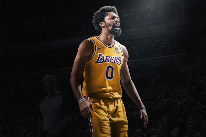 包含步行者助理教练勒布朗透露重点培育球员策略的词条