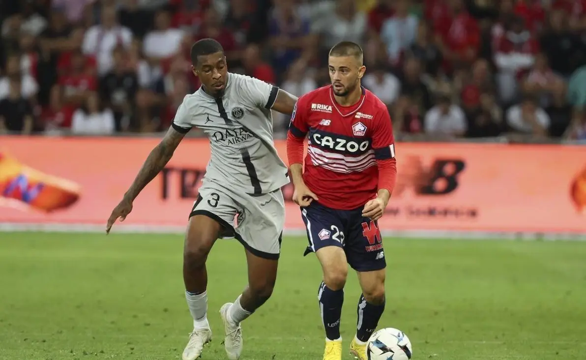 关于里尔战胜阿雅克肖，登顶积分榜的信息