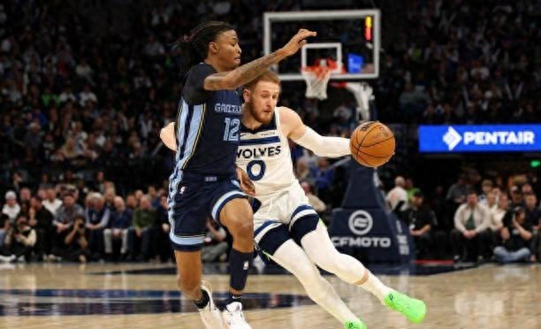 森林狼控卫受伤下场,球队遭遇失利的简单介绍 森林狼控卫受伤下场,球队遭遇失利的简单介绍