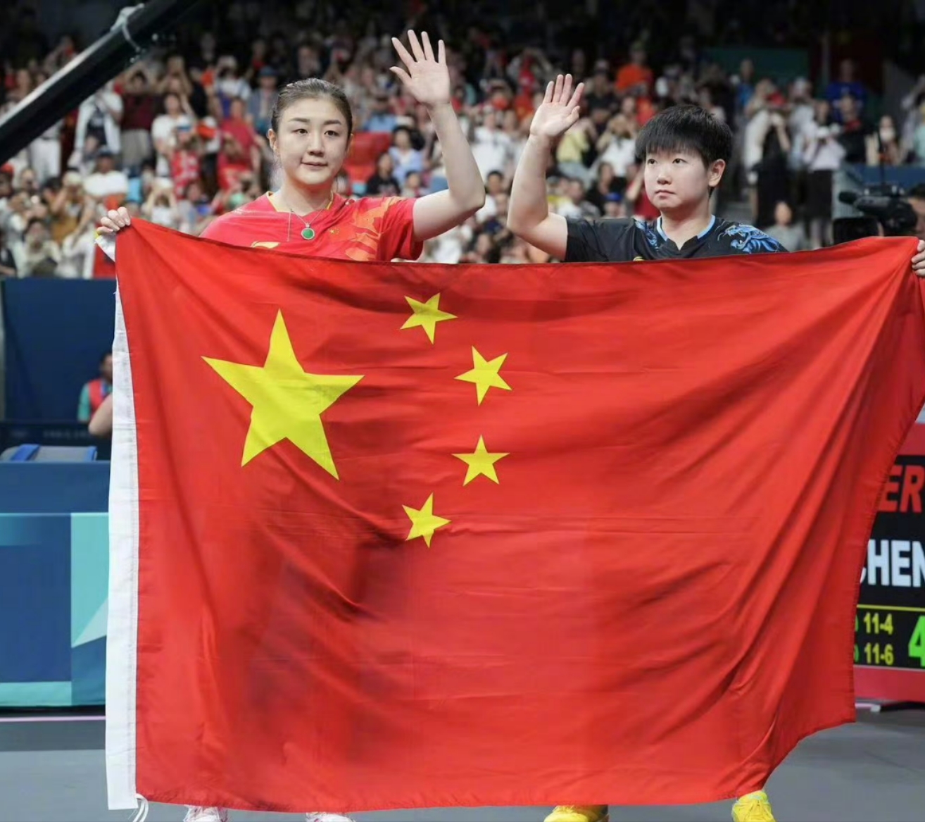 夺冠队伍庆祝胜利留下感人瞬间的简单介绍