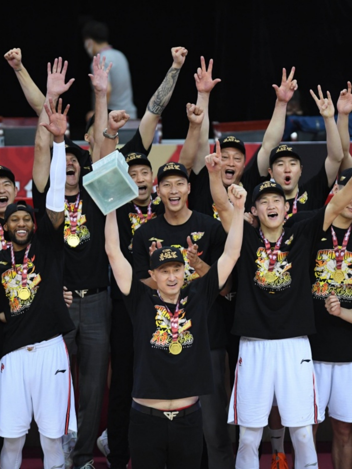 广东男篮团结一心，备战辽宁队