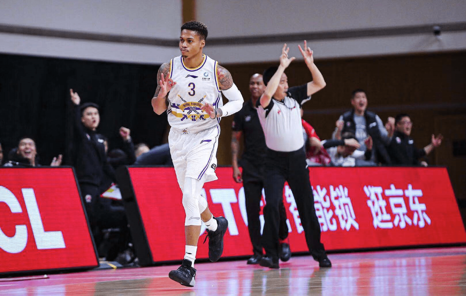 包含青岛队面对强敌，披荆斩棘取胜的词条