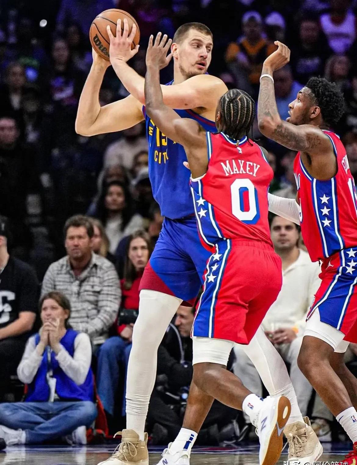 掘金主场取胜，约基奇缺乏进攻火力