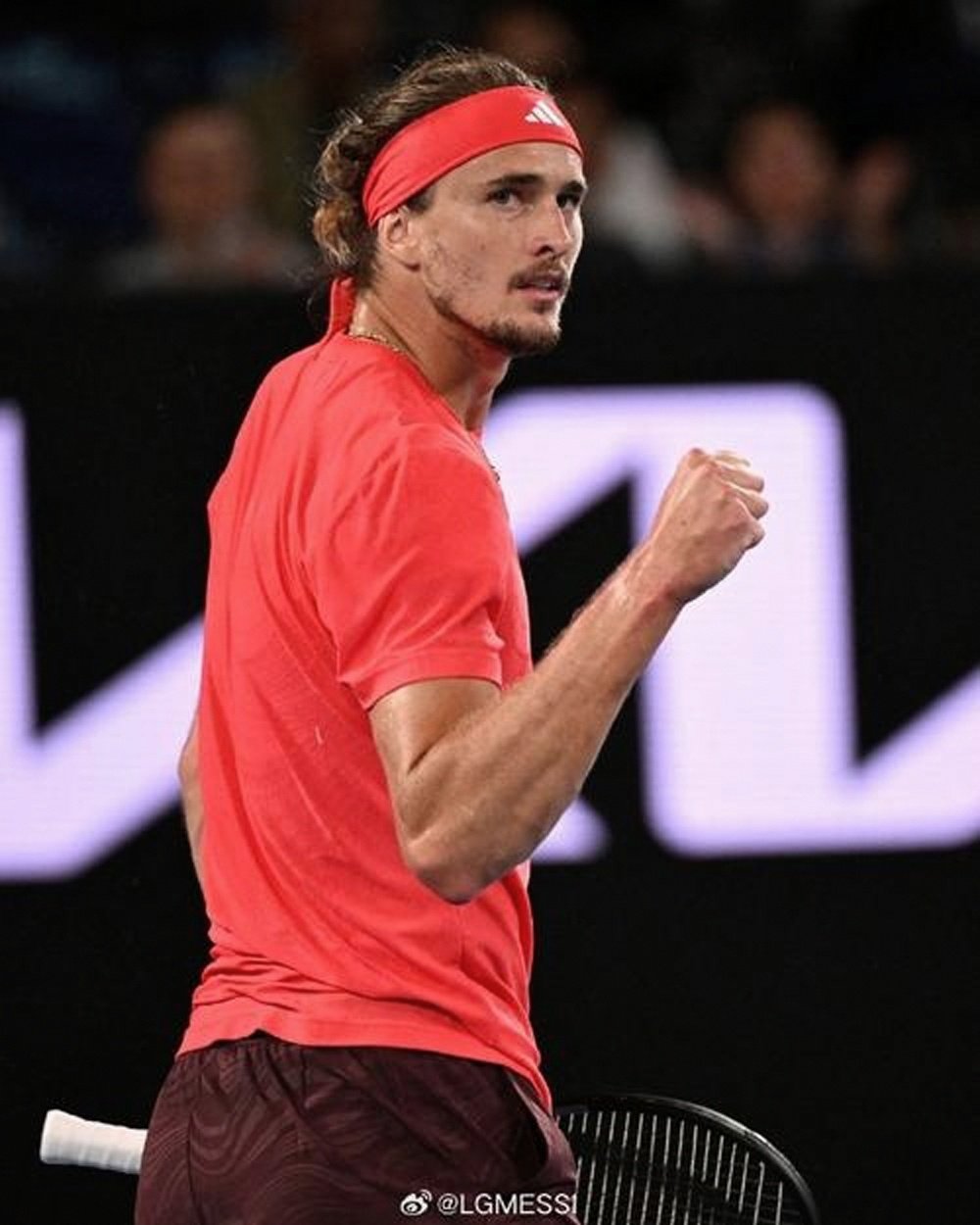 英国网球队轻取美国网球队，兹维列夫统治全场