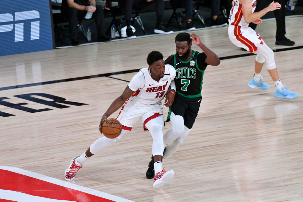 包含凯尔特人翻盘北京队，赵继伟统治全场的词条