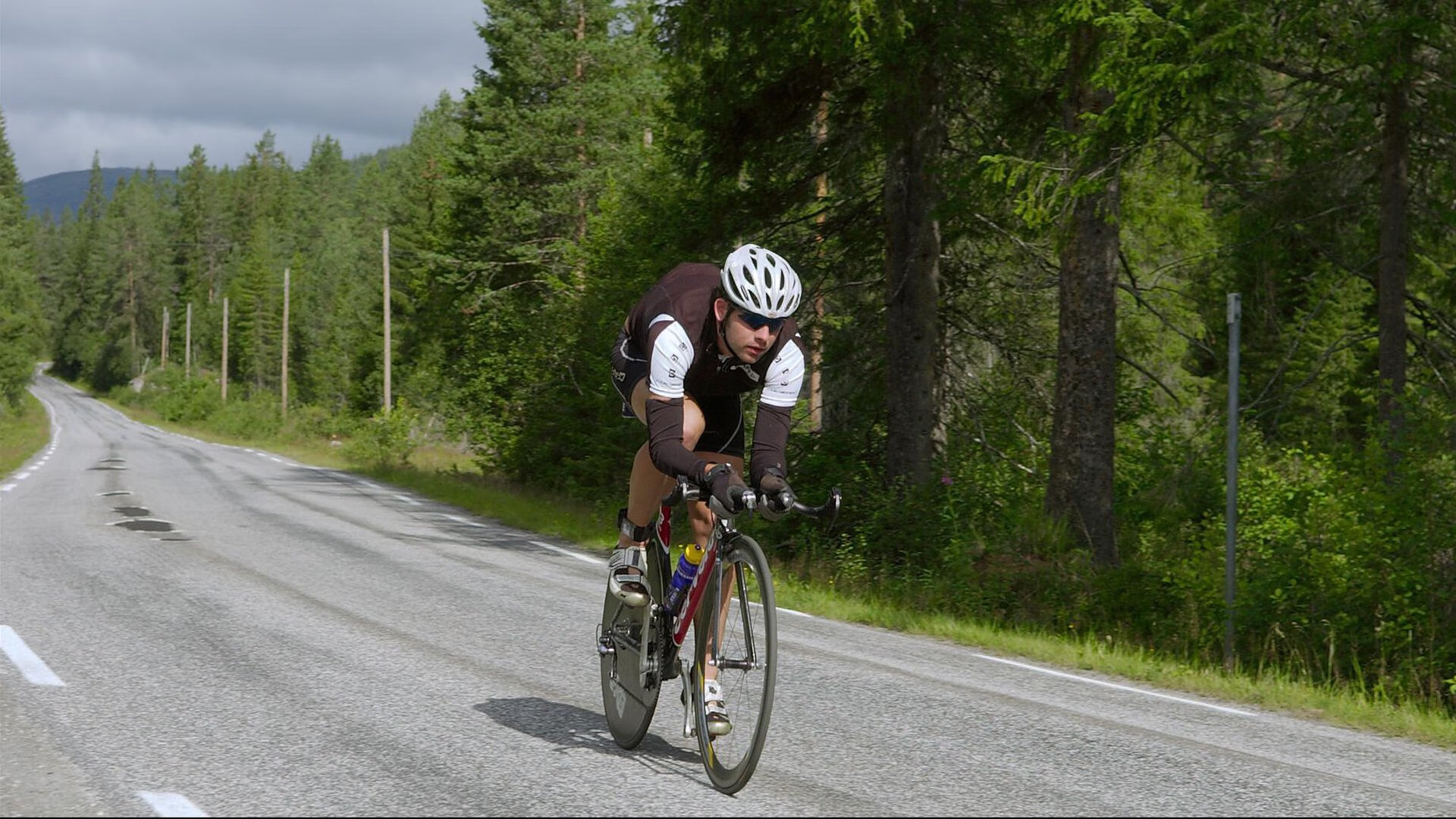 喀麦隆全面压制澳大利亚，三笘薰成为关键先生